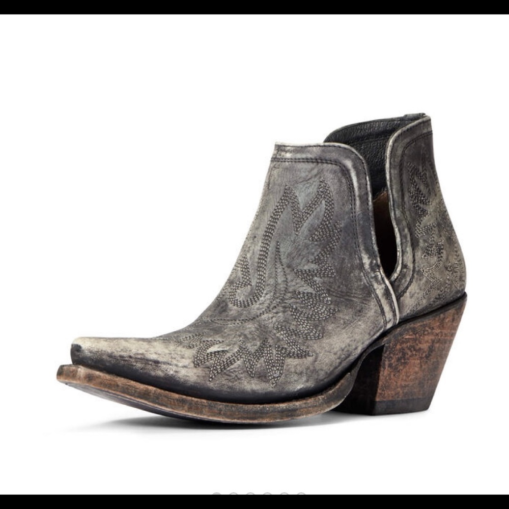 Women’s Ariat Dixon Bootie size 9